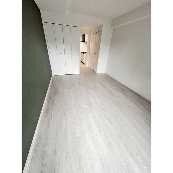 GLUCK MAISON S-SAKAI XVI5階1K リビングの画像