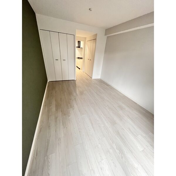 GLUCK MAISON S-SAKAI XVI4階1K リビングの画像