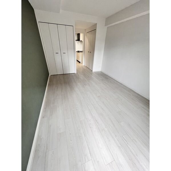 GLUCK MAISON S-SAKAI XVI5階1K リビングの画像