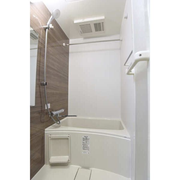 フォーリアライズ難波リアン06階1K お風呂の画像