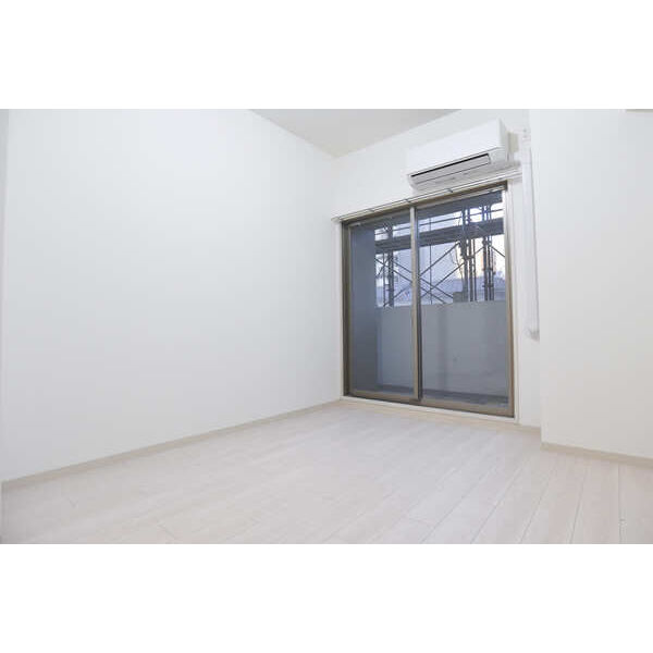 フォーリアライズ難波リアン07階1K リビングの画像