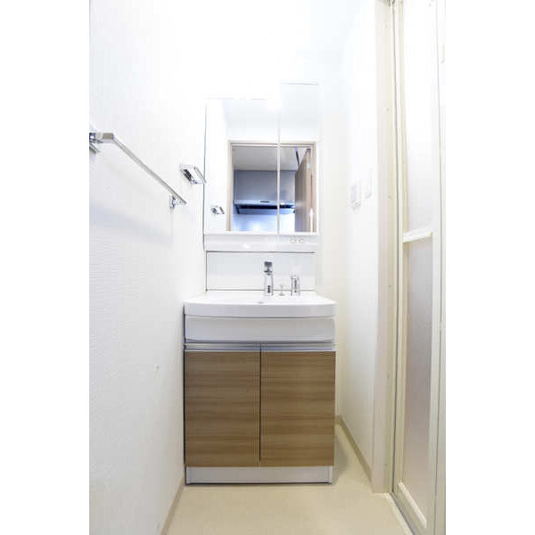 フォーリアライズ難波リアン08階1K 洗面所の画像