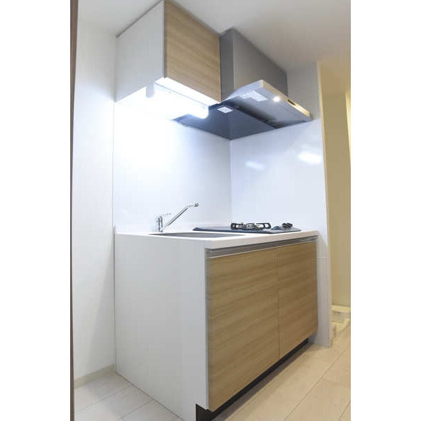 フォーリアライズ難波リアン10階1K キッチンの画像