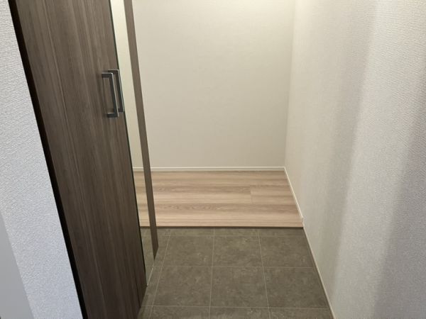 Flat　Comfy　豊中2階2LDK 玄関の画像