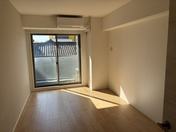 YOSHITOMI SANNOU3階1K リビングの画像