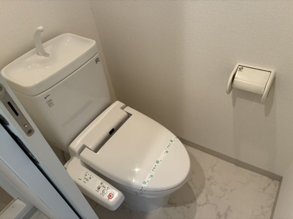 ドゥーエ谷町5階1LDK トイレの画像