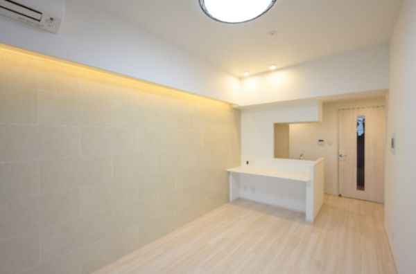 プレジオ難波EURO12階1LDK リビングの画像