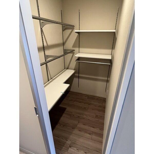 リヴェント難波ウエスト11階1LDK 収納の画像