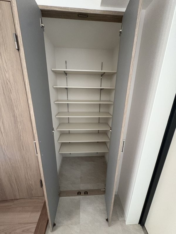 プレサンスＮＥＯ九条ディアシス9階1LDK 収納の画像