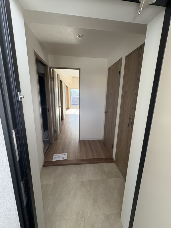 プレサンスＮＥＯ九条ディアシス12階1LDK 玄関の画像