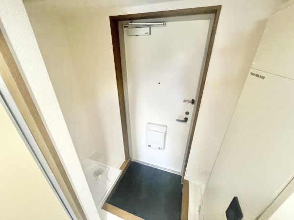 ラフォーレ竹山1階1K 玄関の画像