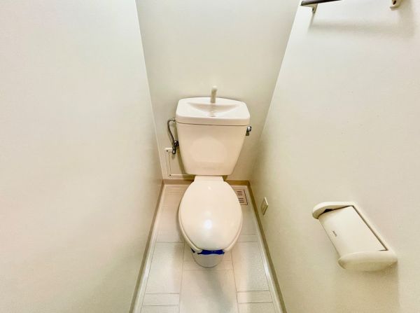 ラフォーレ竹山1階1K トイレの画像