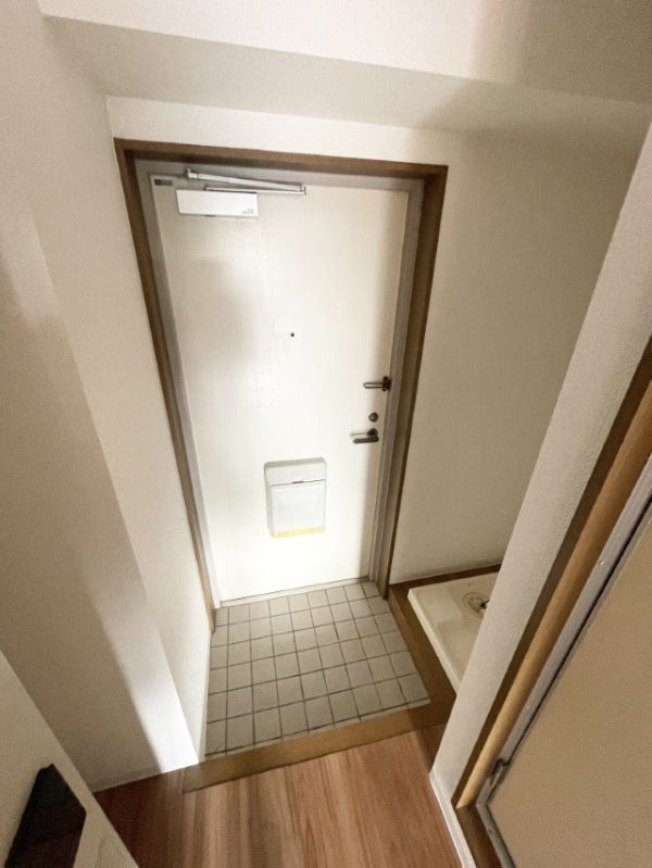 ラフォーレ竹山2階1K 玄関の画像