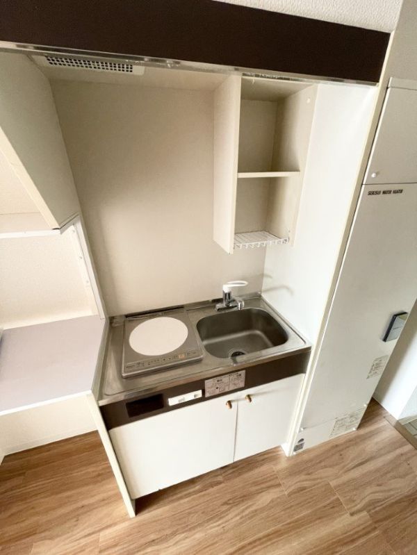 ラフォーレ竹山2階1K キッチンの画像
