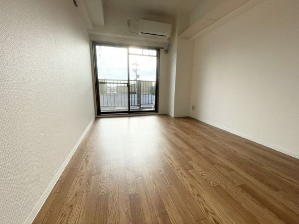 ラフォーレ竹山2階1K リビングの画像