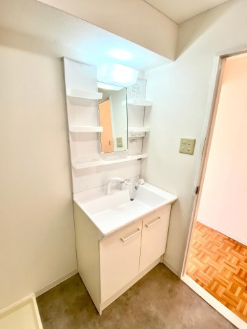 ラポール浜寺3階3LDK 洗面所の画像