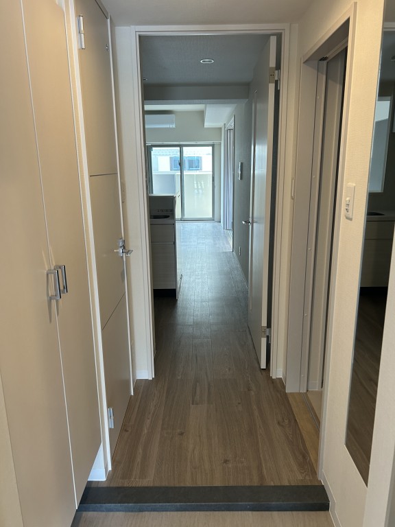 ラヴィベール西宮1階1LDK 玄関の画像