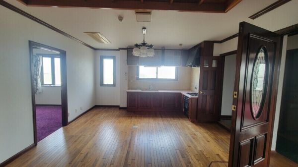 日本IDTビル4階4LDK以上 リビングの画像