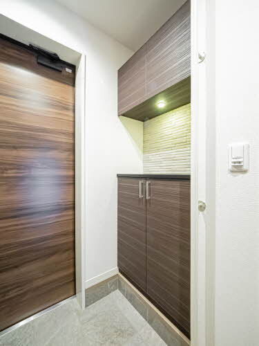 ＳｈａＭａｉｓｏｎ　ＲｏｓｅＧｒｏｖｅ1階1LDK 玄関の画像