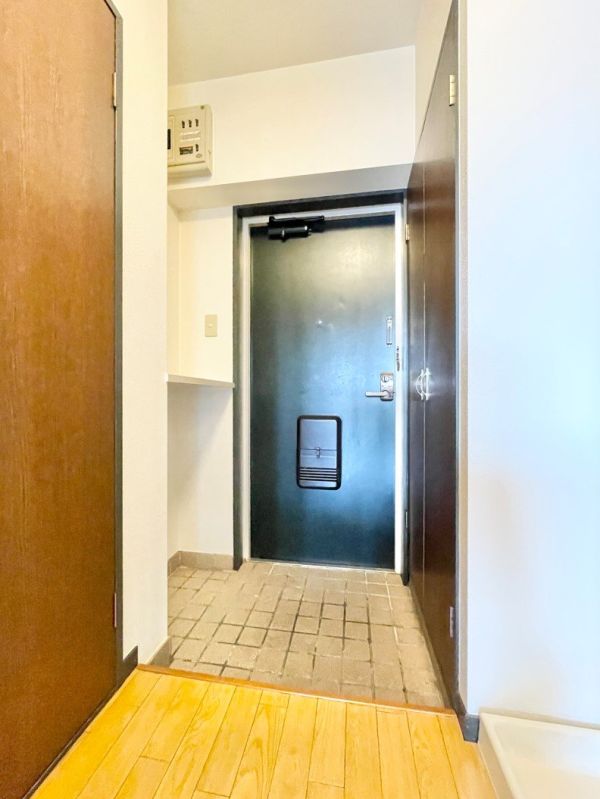 メゾン・ド・ポプラ4階1K 玄関の画像