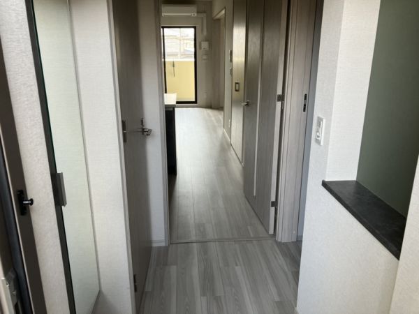 ブランシエスタ南吹田パークサイド2階1LDK 玄関の画像