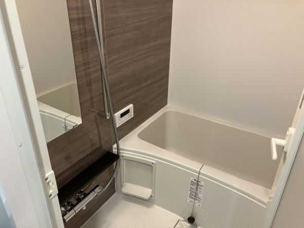 ブランシエスタ南吹田パークサイド2階1LDK お風呂の画像