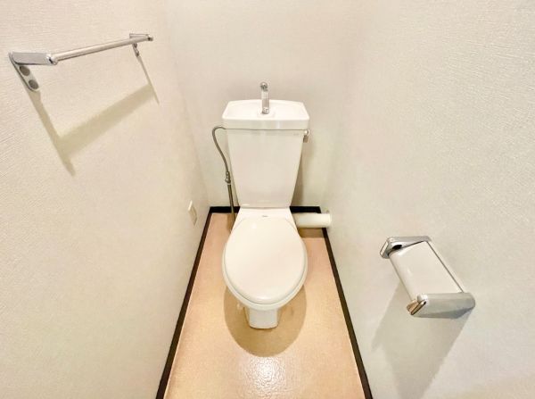 メゾン・ド・ポプラ3階1K トイレの画像