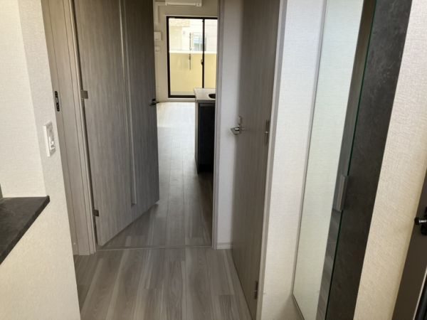 ブランシエスタ南吹田パークサイド2階1LDK 玄関の画像