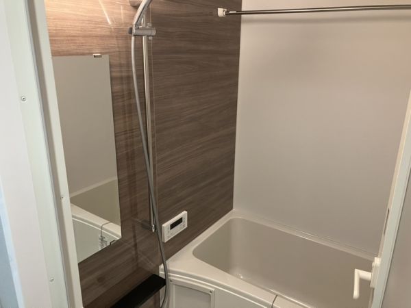 ブランシエスタ南吹田パークサイド2階1LDK お風呂の画像