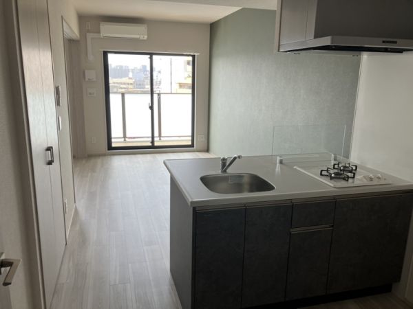 ブランシエスタ南吹田パークサイド8階1LDK リビングの画像