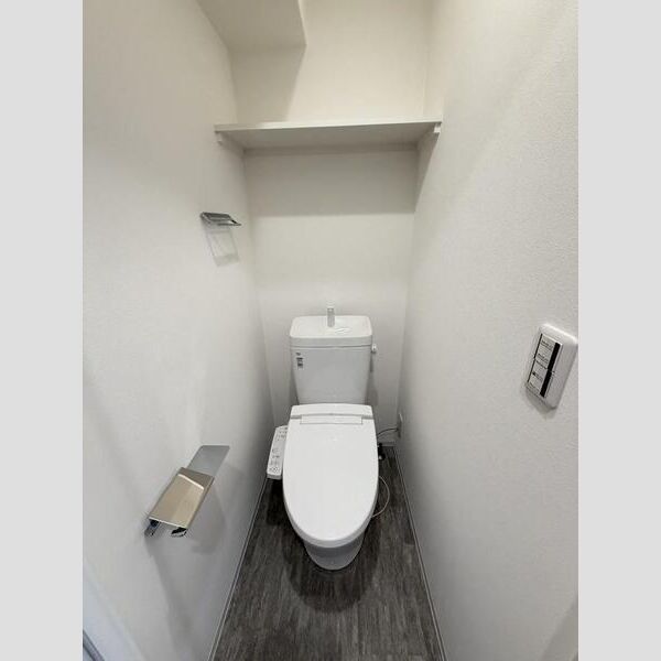 パークヒルズ天保山Moe01階1K トイレの画像