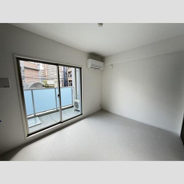 パークヒルズ天保山Moe01階1K リビングの画像