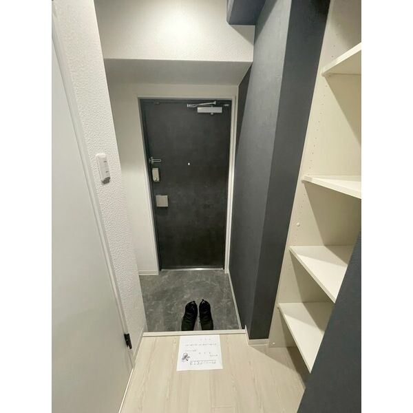 エヌエムキャトフヴァン5階1R 玄関の画像