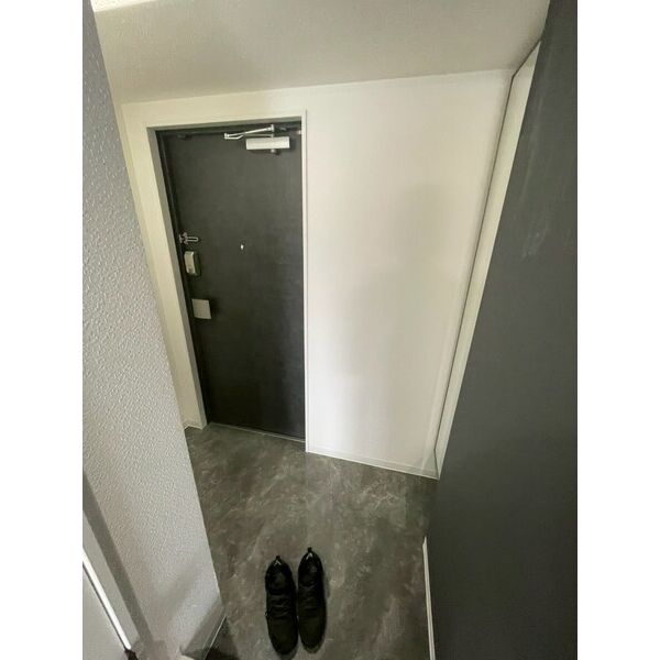 エヌエムキャトフヴァン3階1R 玄関の画像