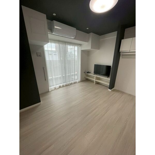 エヌエムキャトフヴァン3階1R リビングの画像