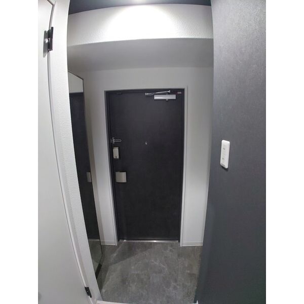 エヌエムキャトフヴァン2階1R 玄関の画像