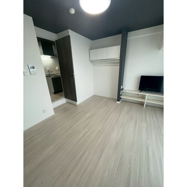 エヌエムキャトフヴァン7階1R リビングの画像