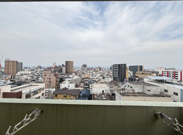 エステイトビル8階1R 景観の画像