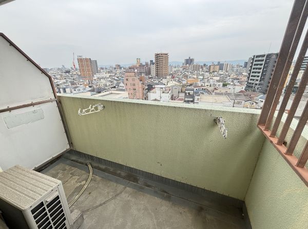 エステイトビル7階1R ベランダの画像