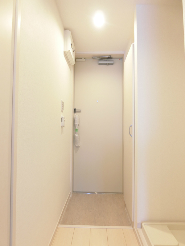 リブリ・ゼフィランサス1階1K 玄関の画像