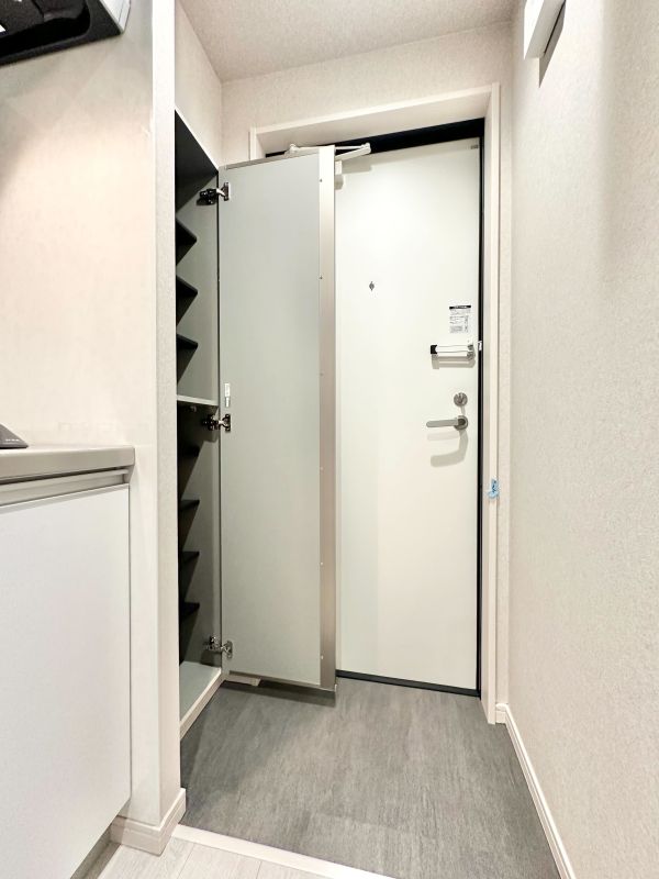 Varme黄金3階1K 玄関の画像