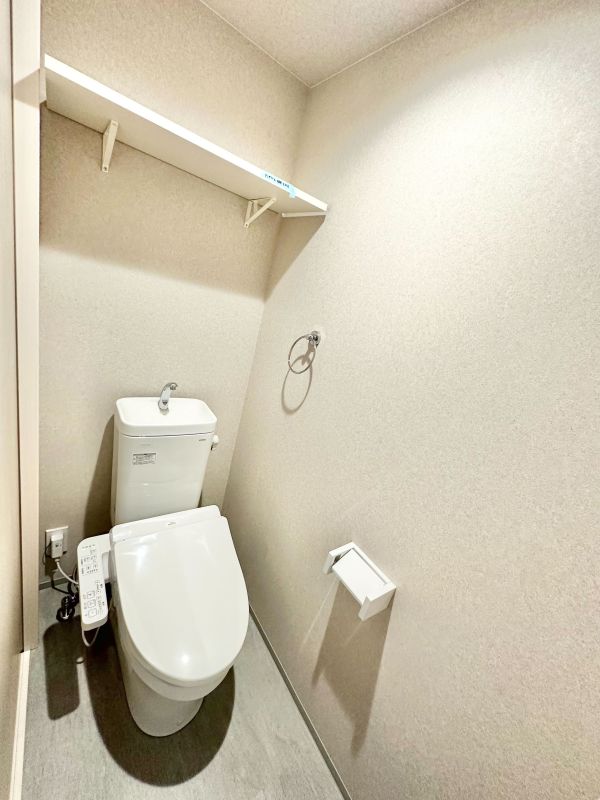 Varme黄金1階1K トイレの画像