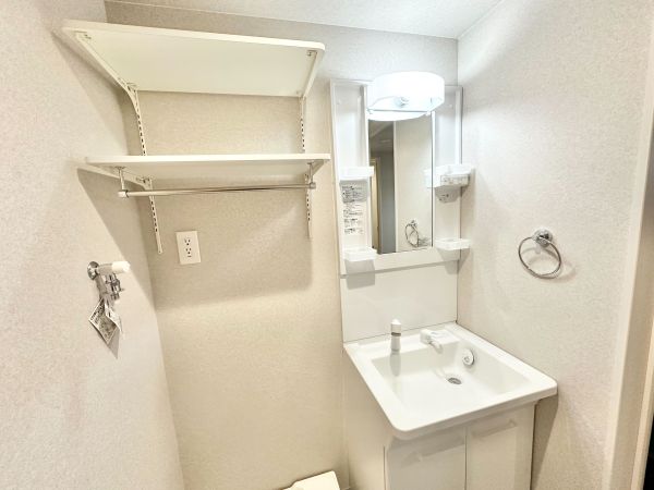 Varme黄金1階1K 洗面所の画像