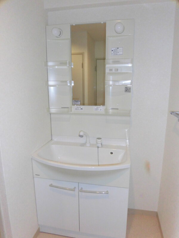 レジェーロ永和6階4LDK以上 洗面所の画像