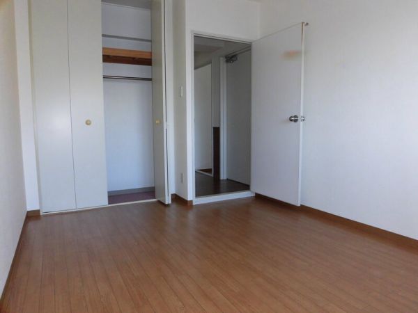 レジェーロ永和6階4LDK以上 収納の画像