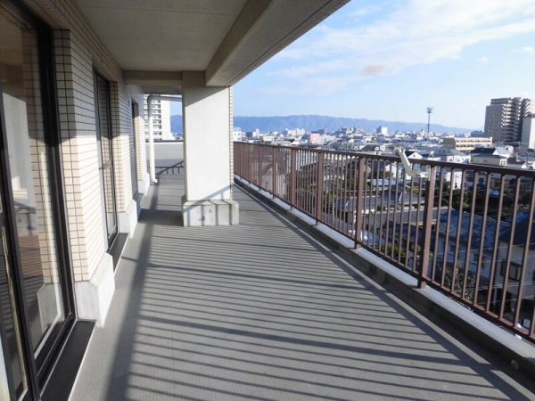 レジェーロ永和6階4LDK以上 ベランダの画像
