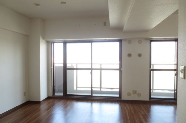 グレーシア大西9階2LDK リビングの画像