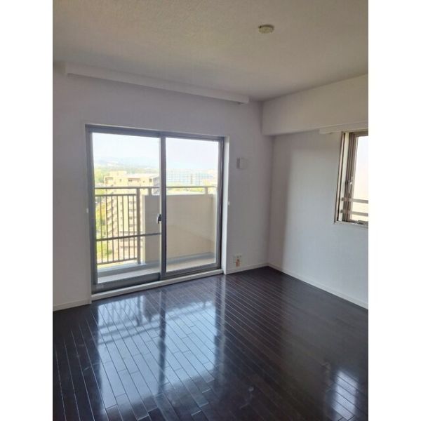 新千里桜ヶ丘メゾンシティ弐番館11階3LDK リビングの画像