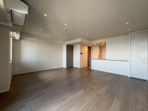 シエリアタワー中之島39階4LDK以上 リビングの画像