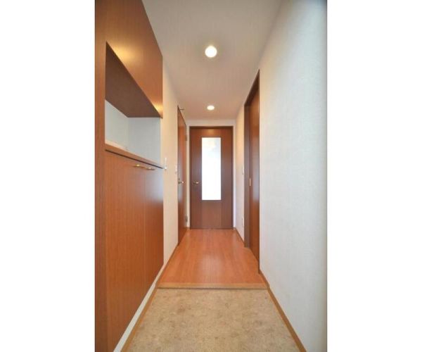 ジョイ・コート家七Ｄ棟7階1LDK 玄関の画像